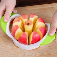 Lade das Bild in den Galerie-Viewer, Apfel Birne Easy Cut Edelstahl Slicer / Apple Pear Easy Cut Stainless Steel Slicer

